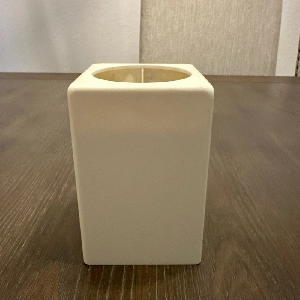 Vintage Dixie Bathroom Cup Pop Up‎ Dispenser Holder Beige Plastic 3oz